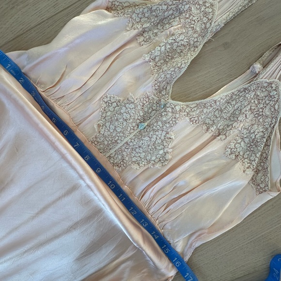1930s antique silk slip dress nightgown vintage pink peach lace hand sewn - Picture 4 of 8